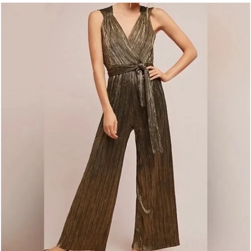 Slimming romper, shimmery. Anthropologie. Size: S. Vanessa Virginia